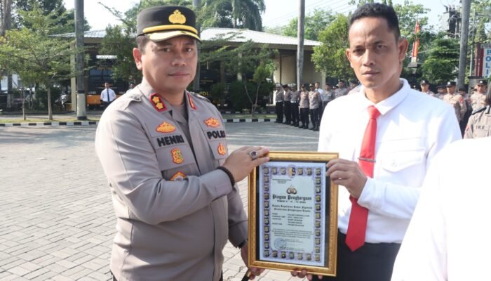 Kapolres Nganjuk Apresiasi 30 Personel Berprestasi Ungkap Sejumlah Kasus Menonjol pada Apel Jam Pimpinan