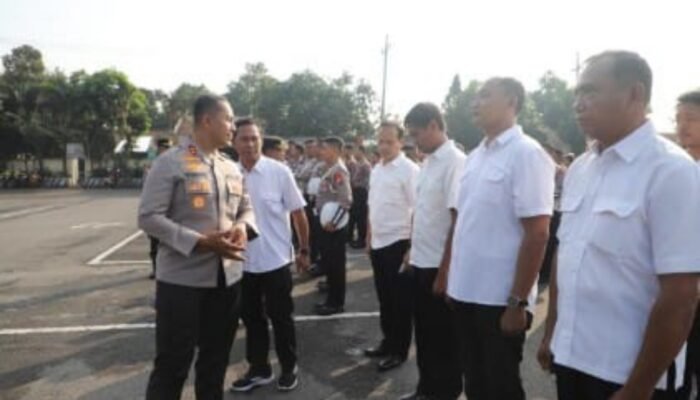 Awali Pekan, Kapolres Kediri Suntik Semangat Anggota Lewat Apel Pagi