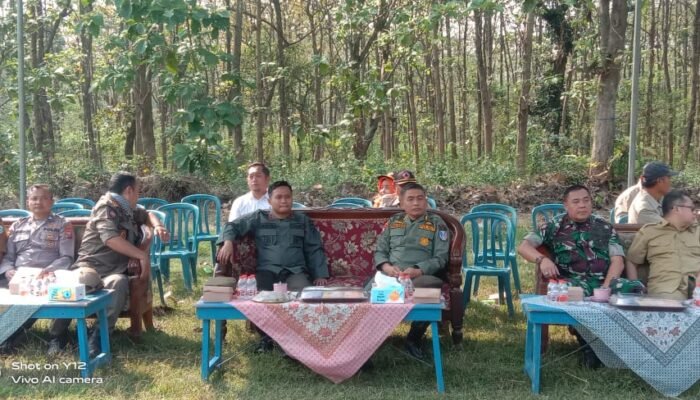 Sinergi Tangguh Danramil Sambeng Hadiri Apel Kesiapsiagaan dan Simulasi Penanggulangan Kebakaran Hutan di Lamongan
