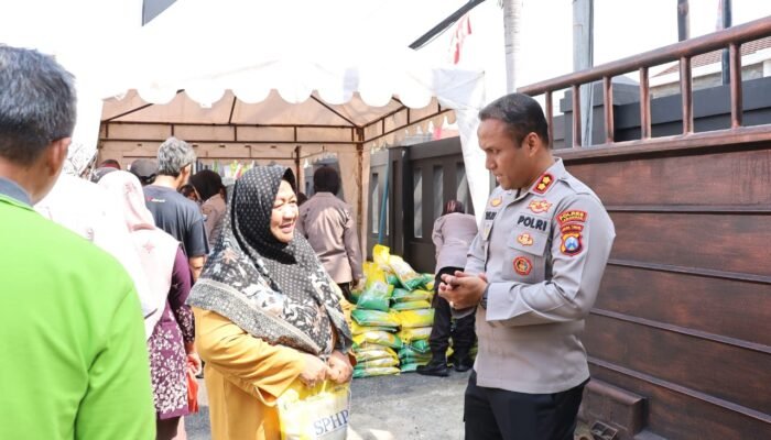 Polres Lamongan Gulirkan Gerakan Pangan Murah, Wujud Nyata Kepedulian Untuk Rakyat
