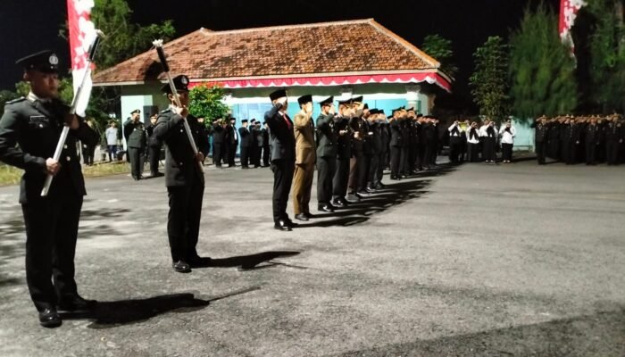 Apel Kehormatan Dan Renungan Suci Warnai HUT Ke-80 RI Di TMP Kusuma Negara Lamongan