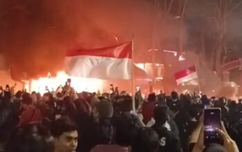 Amarah Massa Membara, Gedung Bersejarah Grahadi Surabaya Jadi Korban Kerusuhan