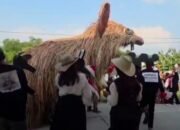 Tikus Berdasi Hadir Meriahkan Karnaval Desa Margoagung Sumberrejo, Kritik Sosial Terhadap Pemerintah