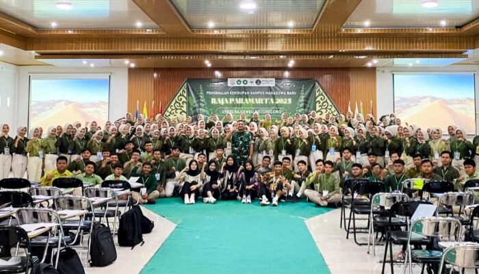 Penguatan Bela Negara, Bati Tuud Koramil Dander Bekali Ratusan Mahasiswa STKes Rajekwesi Bojonegoro dengan Wasbang