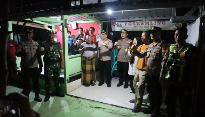 kapolres Bojonegoro Pimpin Patroli Gabungan, Ajak Warga Aktifkan Poskampling