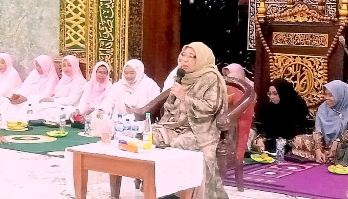 Muslimat Fatayat NU Tumbrasanom Bojonegoro Gelar Maulid Nabi dan Istighosah Rutinan Jumat Pahing