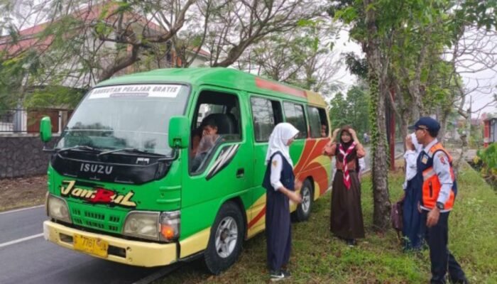 Apel Gratis Beroperasi, Pelajar Bojonegoro Bisa Sekolah Tanpa Ongkos