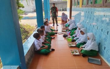Babinsa Koramil Pucuk Terus Laksanakan Pendampingan Program Makan Bergizi Gratis