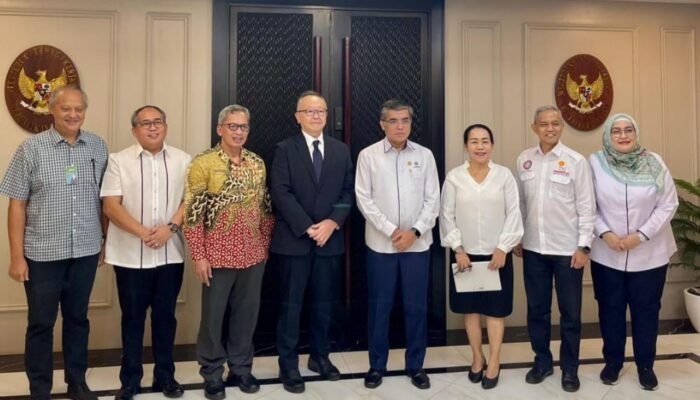 Tiga Konfederasi Buruh Kompak Bertemu Menaker Yassierli