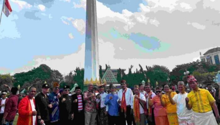 Ribuan Warga Surabaya Janji Jaga Kota Damai dan Rukun