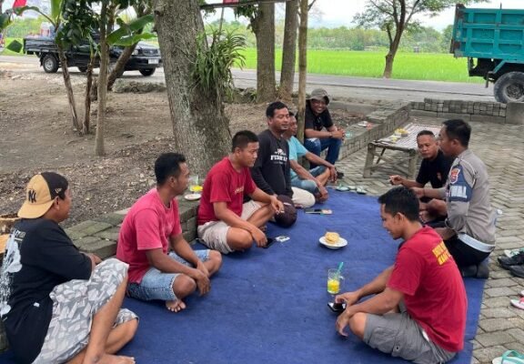 Sopir Truk Muat Tanah Galian C Dapat Himbauan Dari Kasatlantas Polres Bojonegoro