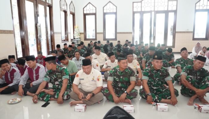 ‎Kodim Lamongan Tebarkan Semangat Kebersamaan Di Peringatan Maulid Nabi SAW