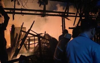 ‎Rumah Warga Sukomulyo Lamongan Dilalap Api, Kerugian Capai Ratusan Juta