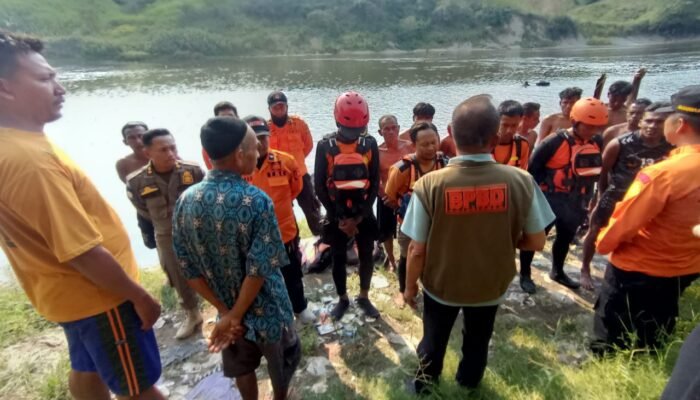 Remaja Hilang Terseret Arus Bengawan Solo, Tim Gabungan BPBD Bojonegoro Kerahkan Pencarian Intensif