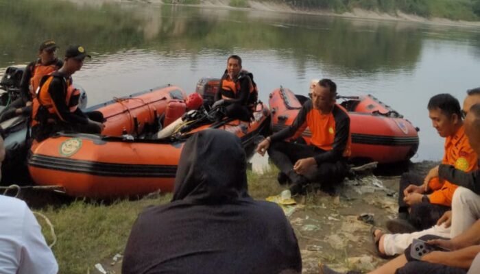 Remaja Hilang Saat Berenang di Bengawan Solo Bojonegoro, Hingga Kini Belum Ketemu
