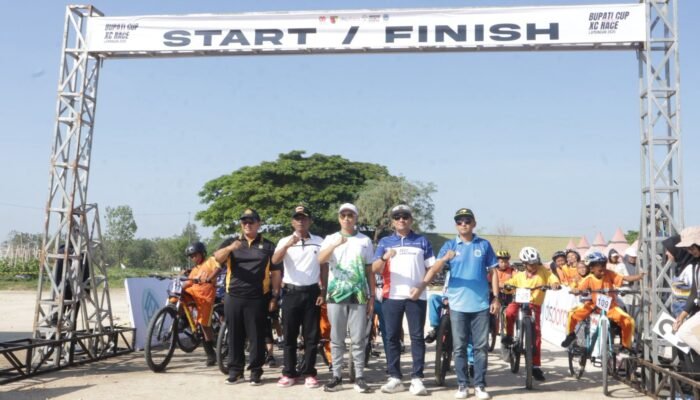 Semarak Merah Putih Di Kampung Pandu Kasdim Lamongan Buka Kejuaraan Bupati Cup MTB XC Open Race 2025