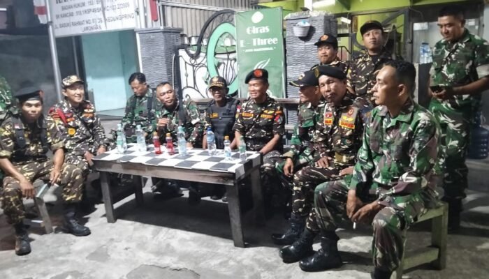 Menjaga Negeri Di Ujung Malam TNI Dan Masyarakat Lamongan Gelar Patroli Terpadu