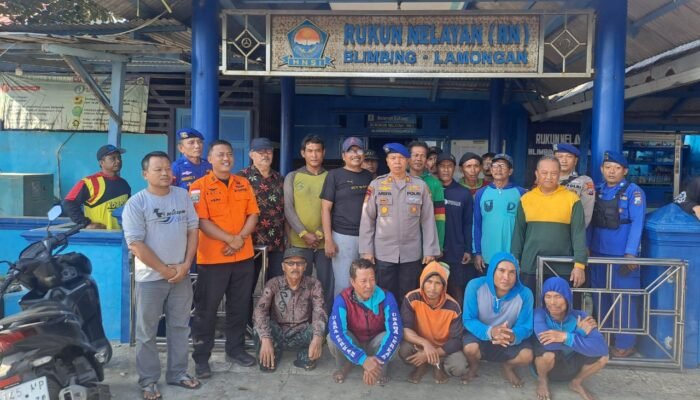 Satpolairud Polres Lamongan Evakuasi Nelayan Korban Laka Laut di Perairan Paciran