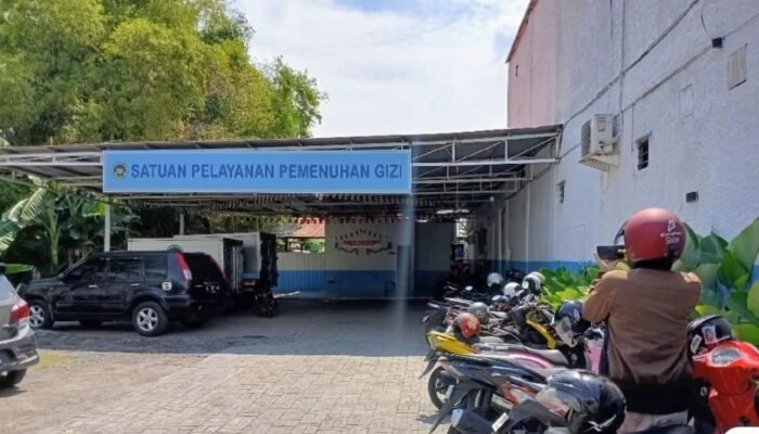‎Sterilisasi Dapur SPPG Jetis Upaya Cegah Insiden Usai Dugaan Keracunan MBG Di SMADA Lamongan