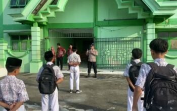 Polsek Kalitengah Edukasi Siswa MTS Sunan Drajat Bijak Bermedia Sosial, Hindari Anarkisme