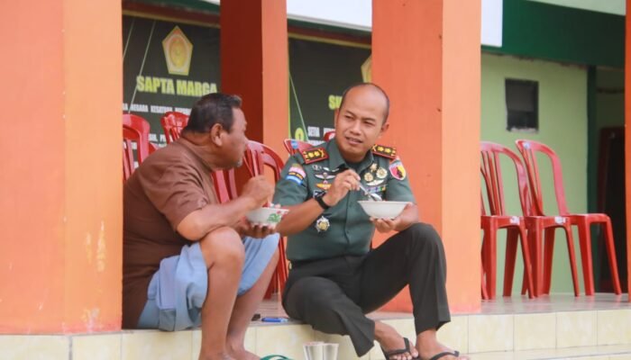 Jumat Berkah Di Lamongan, TNI Hadir Membawa Hangatnya Kepedulian