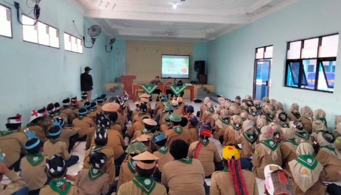 Pelda Suhadi Prayitno Tanamkan Jiwa Disiplin pada Generasi Muda SMP Muhammadiyah 12 Laren