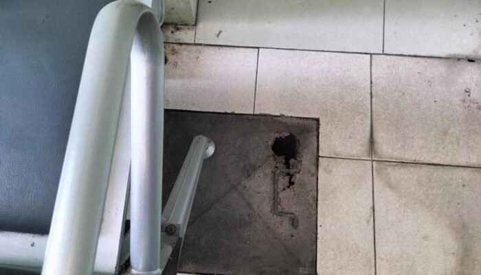 Saluran Pembuangan Rusak di RSIA Fatma Bojonegoro Timbulkan Bau Menyengat