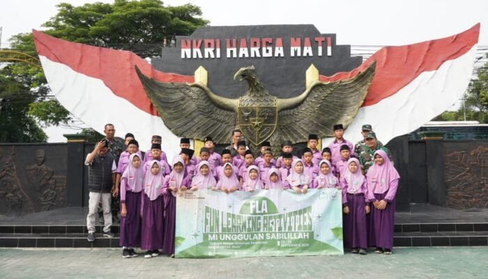 MI Unggulan Sabilillah Lamongan Ajak Siswa Menyelami Dunia TNI Lewat Fun Learning Di Makodim 0812