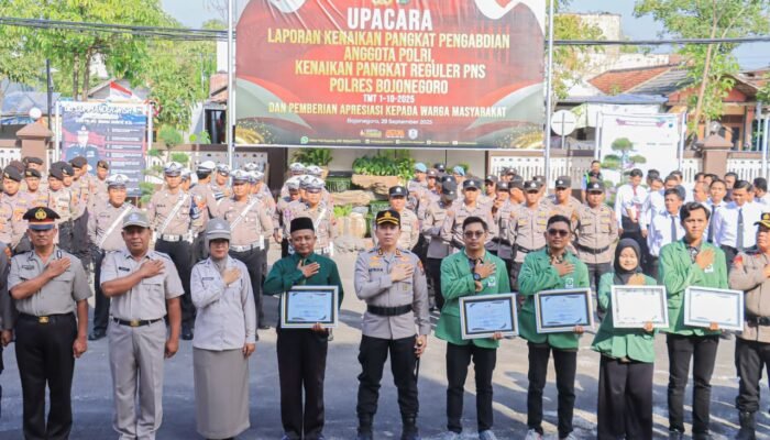 Kapolres Bojonegoro Bangga, Ponpes Al Rosyid dan UNUGIRI Ukir Prestasi di Polda Jatim