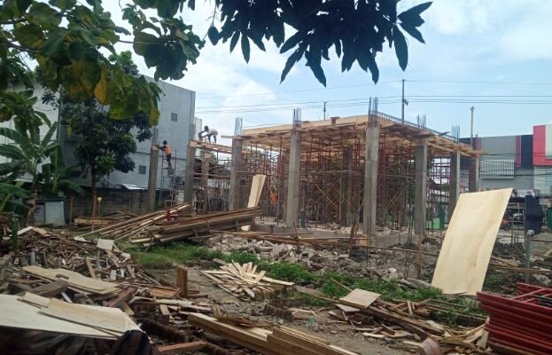 Abaikan K-3, Pengawas Konsultan Proyek Koramil Sumberrejo Diduga Lalai