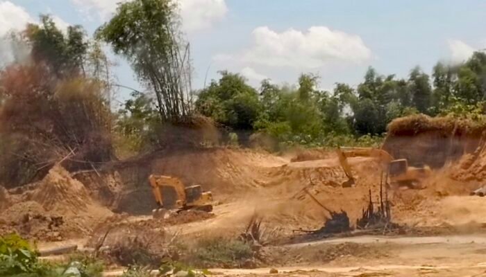 Aktivitas Tambang Liar di Soko Tuban, Warga Mengeluh Debu dan Bising Truk