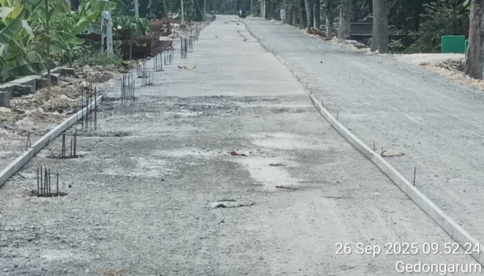 Sorotan Warga Rekontruksi Jalan Sembunglor-Gedongarum, Cacat Mutu Resiko Retak