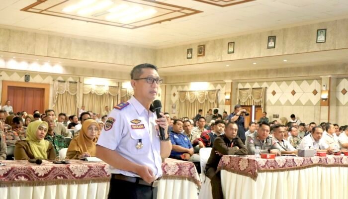 Gresik Deklarasi Tertib Jam Operasional Angkutan Barang