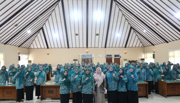 TP PKK Bojonegoro Perkuat Kader Hadapi Tantangan Pola Asuh di Era Digital