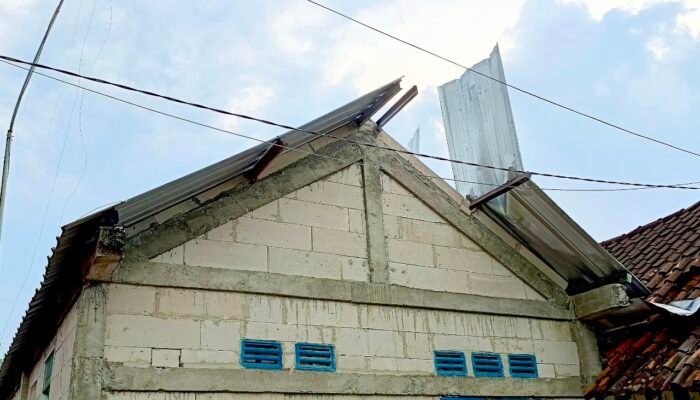 Angin Kencang Hantam Kedungadem, Atap Rumah Warga Jamberejo Rusak