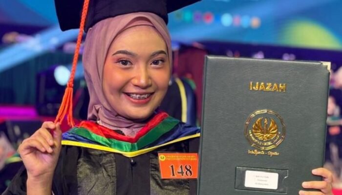 150 Prestasi Nur Syifa, Lulusan FEB UNJ yang Persembahkan Wisuda untuk Sang Ayah