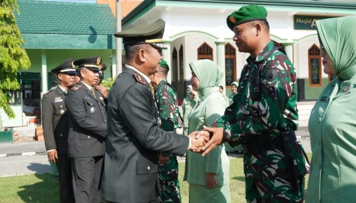 Simbol Kehormatan Dan Dedikasi, Dandim Lamongan Pimpin Upacara Kenaikan Pangkat Prajurit