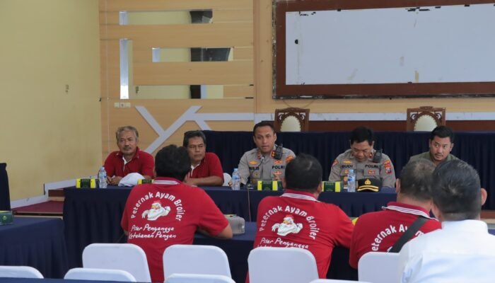 Kapolres Lamongan Sambut Hangat Aspirasi Peternak Rakyat Dalam Audiensi Harmonis