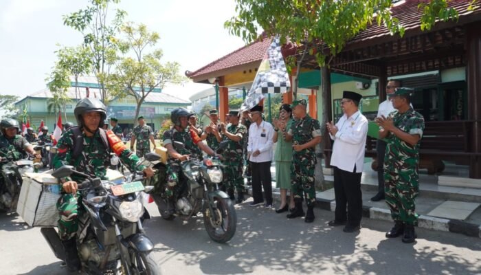 Di Atas Roda Pengabdian, Babinsa Kodim Lamongan Tebar Harapan Lewat 1.250 Paket Sembako Di HUT Ke-80 TNI