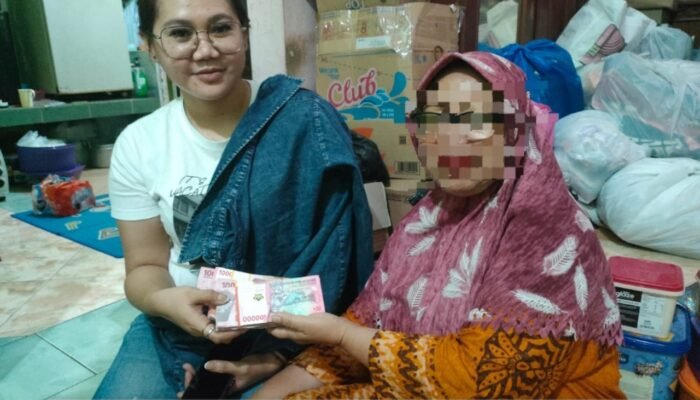 Pensiunan Kepala Sekolah dan Anak Guru di Surabaya Diintimidasi Lewat WhatsApp, Diduga Diperas