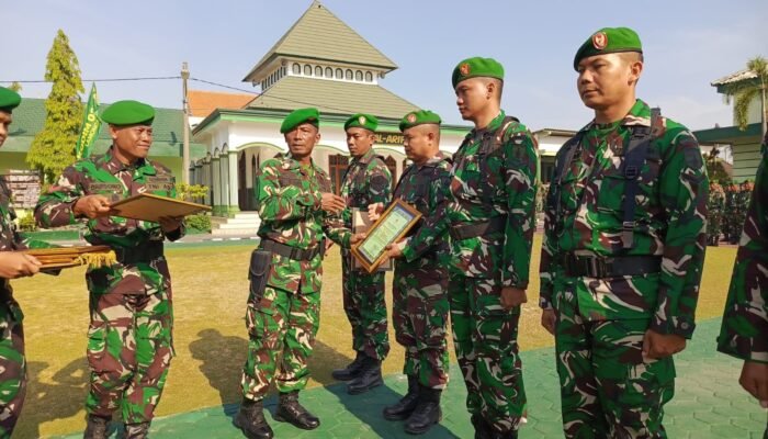 ‎Kasdim Lamongan Pimpin Upacara Sekaligus Lepas 7 Prajurit Pindah Satuan Dedikasi Adalah Warisan Terbaik
