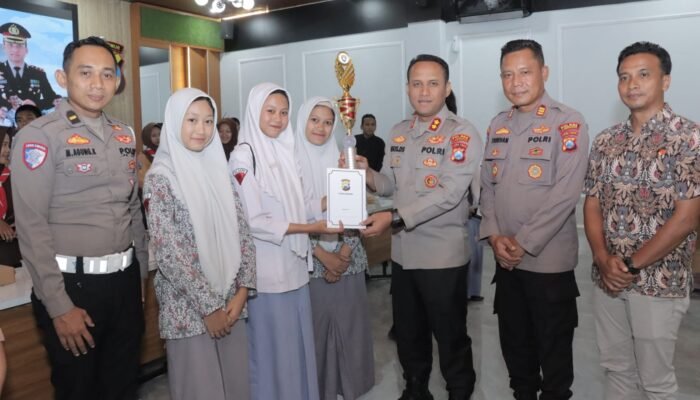 Semangat Cinta Tanah Air, Polres Lamongan Gelar Lomba Cerdas Cermat Kamtibmas Pelajar