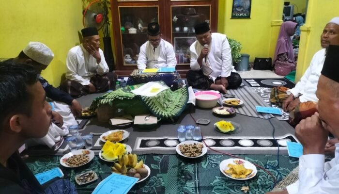 Rutinan Jamaah Manaqib Balen Warnai Tasyakuran Wisuda TAR, Ini Pesan Kyai dan Pengurus Margaluyu Bojonegoro