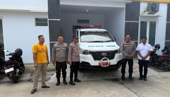 Wujud Empati Tanpa Batas,Polres Lamongan Antar Jenazah Hingga Ke Pekalongan ‎