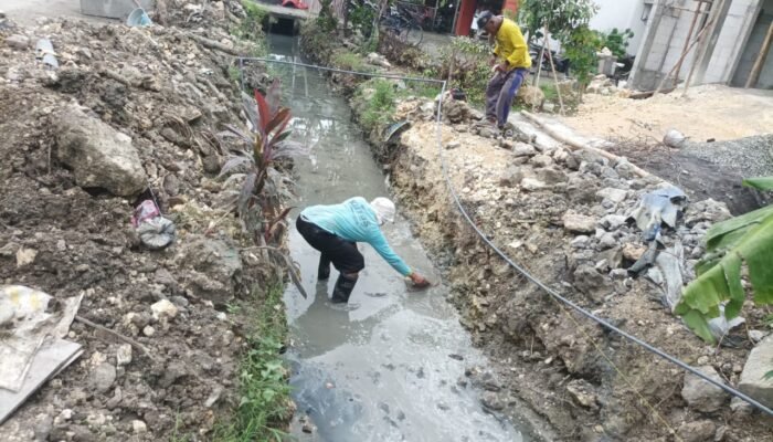 Proyek Pembangunan Asal Jadi, U-Ditch Retak di Bakung Bojonegoro