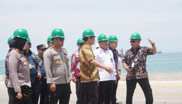 Dandim Lamongan Bersama Forkopimda Dampingi Kunjungan Kemenko Polkam RI Di Pelabuhan Tanjung Pakis
