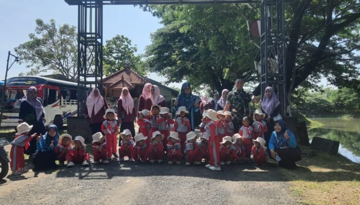 Kodim Lamongan Kenalkan Dunia Pertanian Terpadu kepada Siswa PAUD Al-Muttaqin