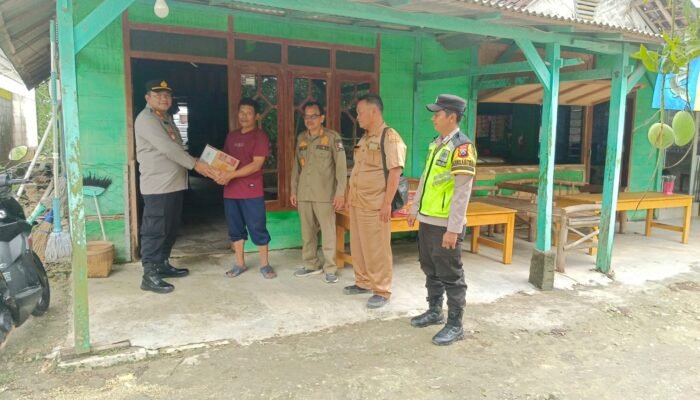 Pasca Banjir Leran, Forpimca Kalitidu Salurkan Bantuan Sosial Bagi Warga Terdampak