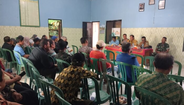 Danramil Solokuro Bersama Muspika Kawal Ketepatan HET Pupuk Bersubsidi
