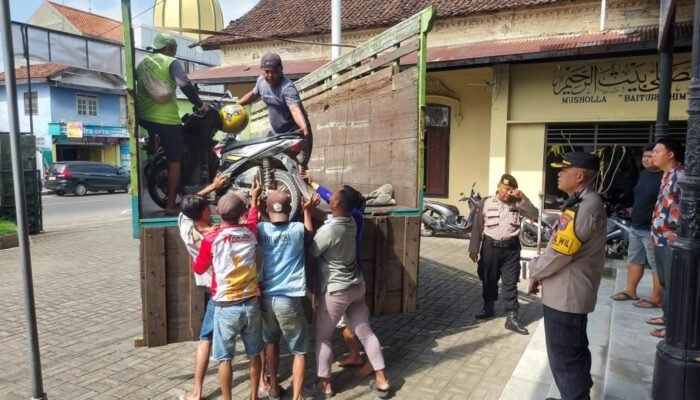 ‎Polsek Babat Amankan 13 Pemuda Dan 17 Kendaraan karena Konvoi Dan mengganggu Kamtibmas